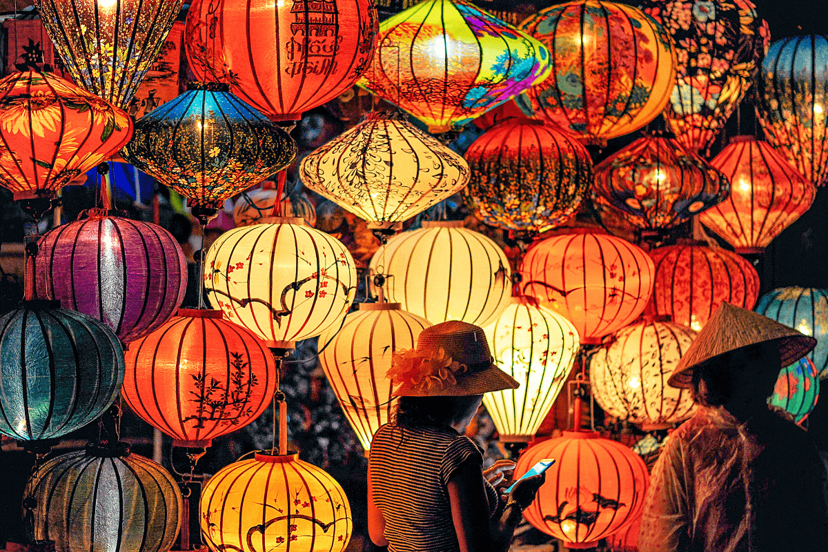 7-ways-to-use-local-traditions-during-the-holiday-season-for-hotels-2