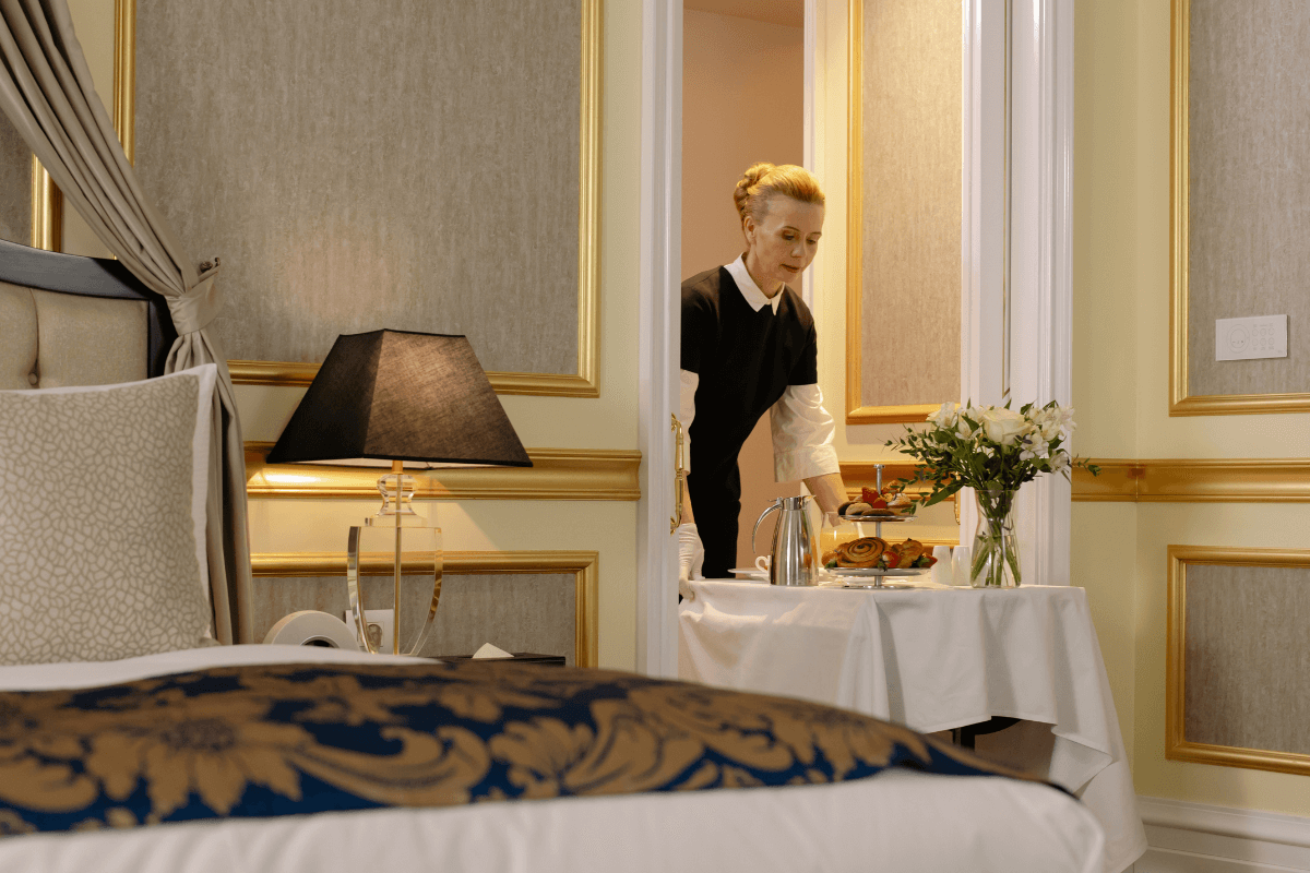 tips-to-create-a-lasting-impression-with-unique-memorable-in-room-amenities-2