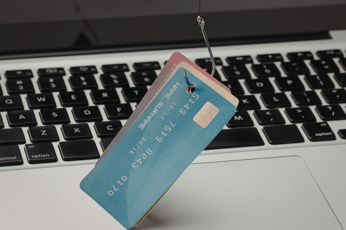 canh-bao-lua-dao-thong-tin-dat-phong-qua-dien-thoai-khi-di-du-lich-1