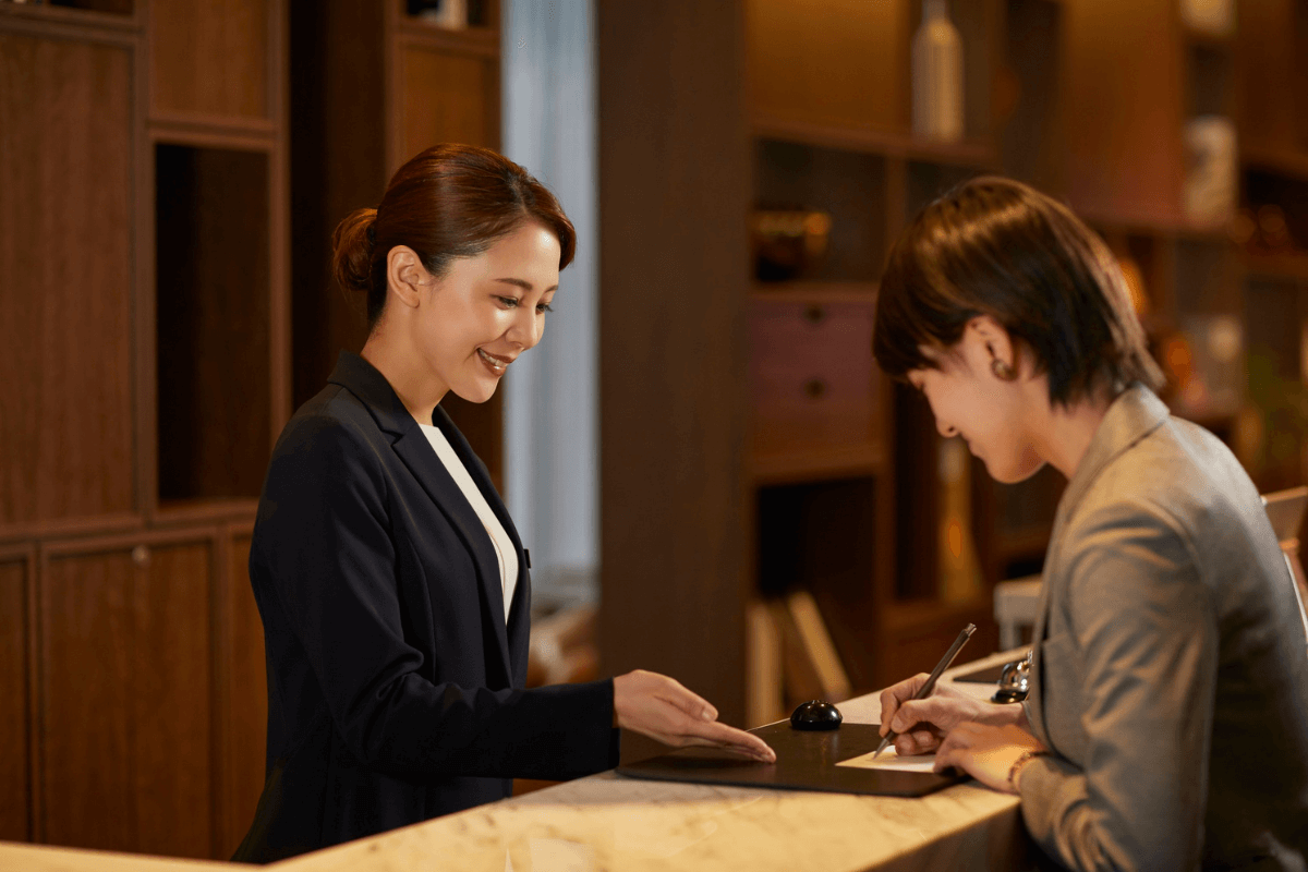 optimizing-hotel-revenue-management-strategies-in-the-peak-season-2 (2)